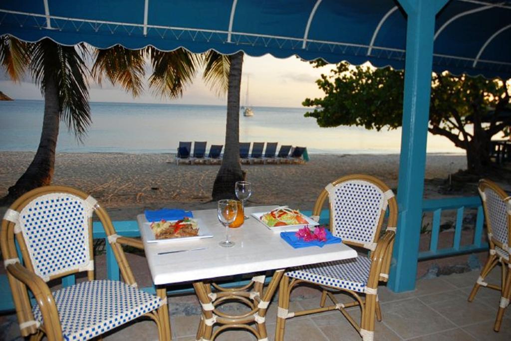 Island Beachcomber Hotel Альтона Ресторан фото
